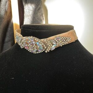 Rhinestone Jeweled Velvet Choker Necklace - Champagne
